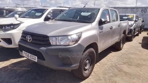 Toyota Hilux 2017 Silver
