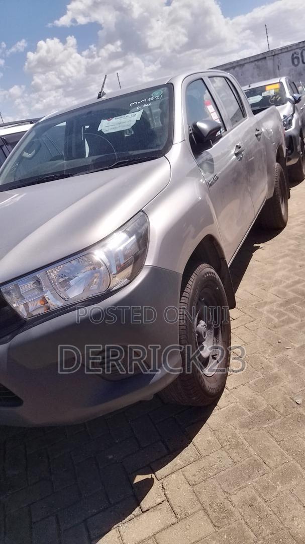 Toyota Hilux 2017 Silver