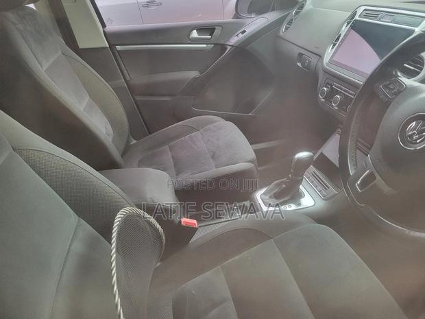 Volkswagen Tiguan S 4Motion 4dr SUV AWD (2.0L 4cyl Turbo 6A) 2014