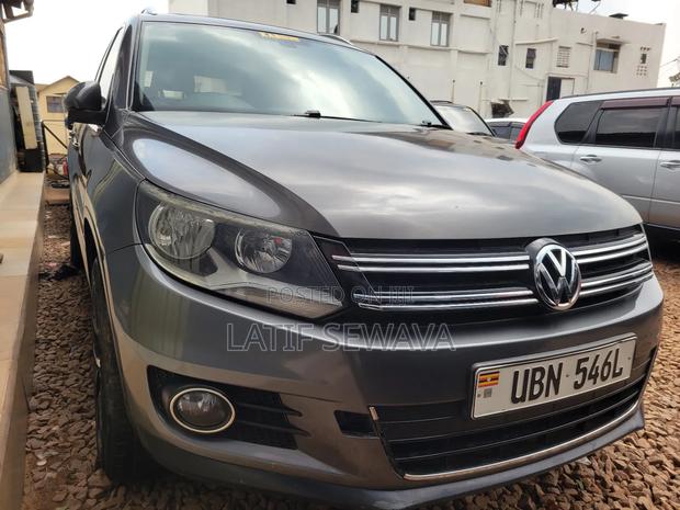 Volkswagen Tiguan S 4Motion 4dr SUV AWD (2.0L 4cyl Turbo 6A) 2014