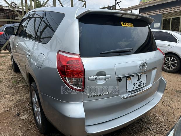 Toyota Vanguard 2007 Silver