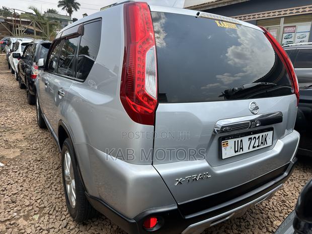 Nissan X-Trail 2011 Silver