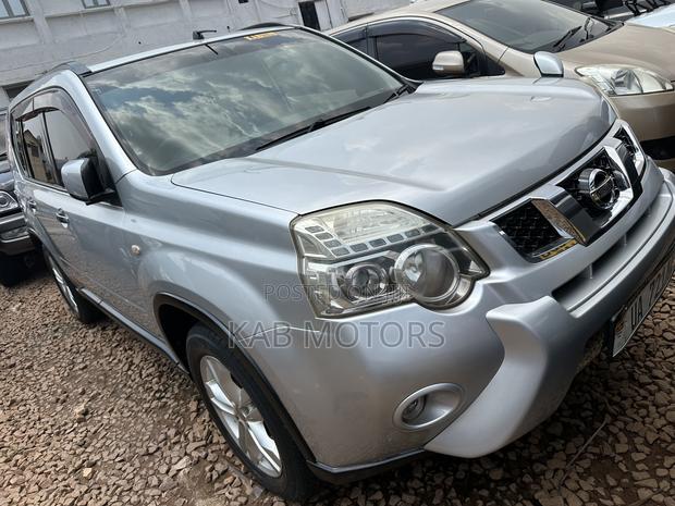 Nissan X-Trail 2011 Silver