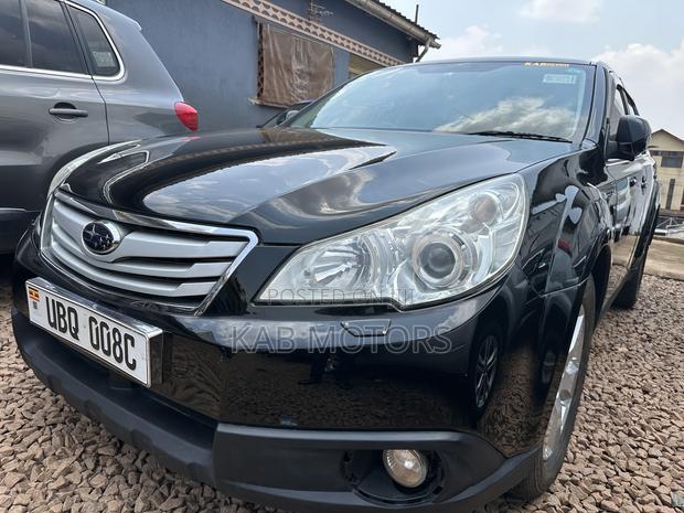 Subaru Outback 2.5i Limited 2011 Black