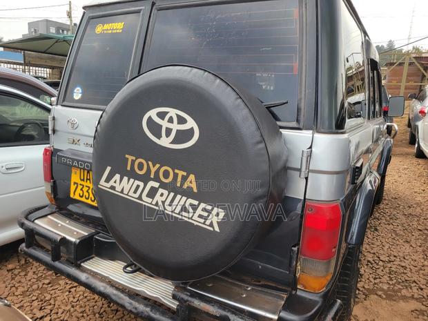 Toyota Land Cruiser 90 1997 Silver