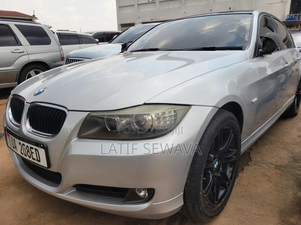 BMW 320i Sedan RWD 2008 Silver