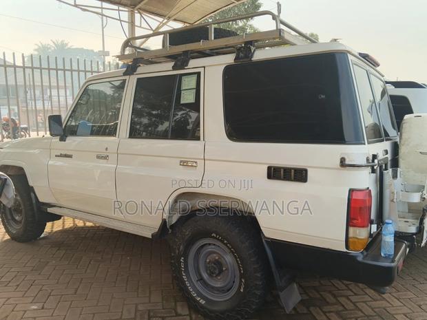 Toyota Land Cruiser Prado 2017 White
