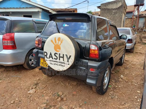 Toyota RAV4 Automatic 2000 Black