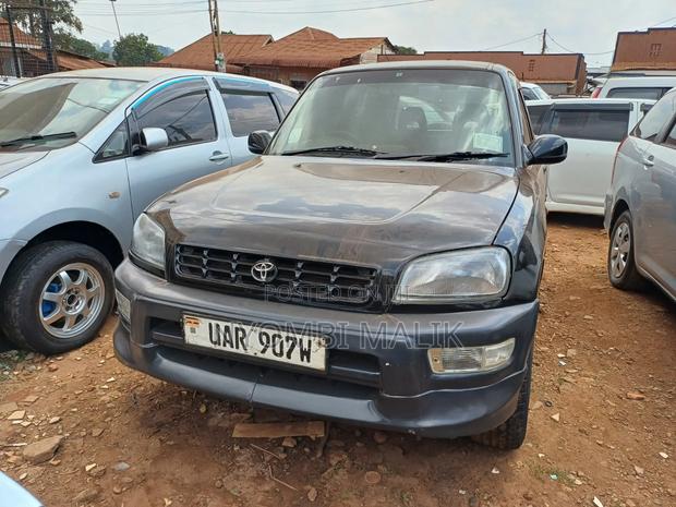 Toyota RAV4 Automatic 2000 Black