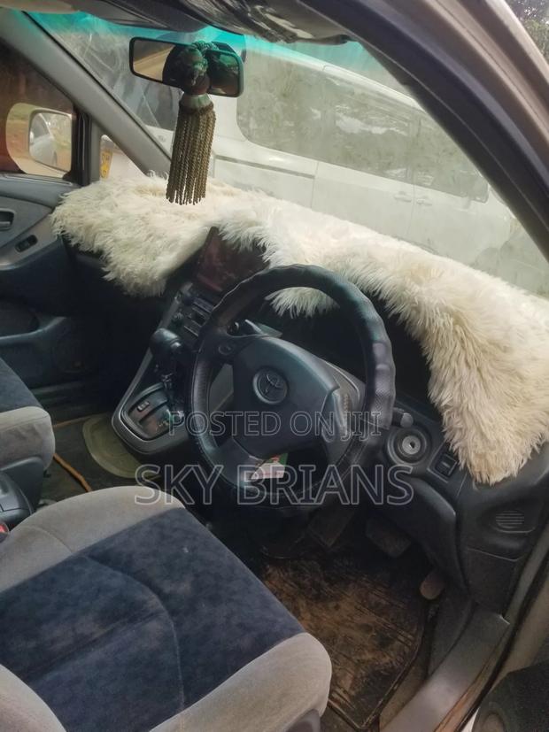 Toyota Harrier 2000 Silver