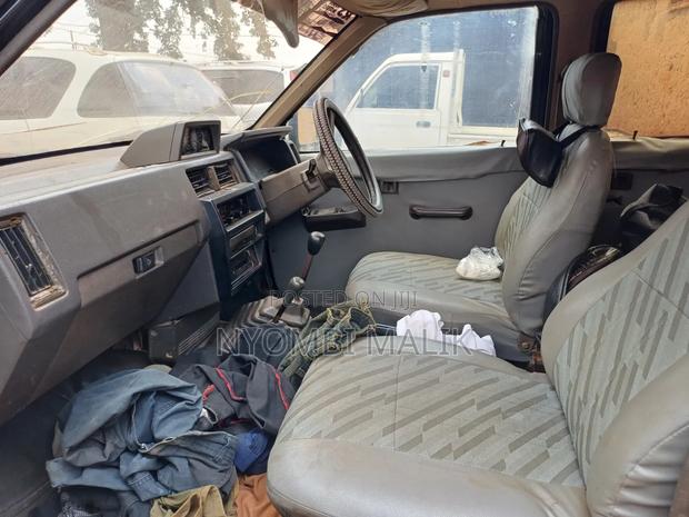 Nissan Pick-Up 1994 Gray