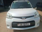 Toyota Sienta 2012 White for sale
