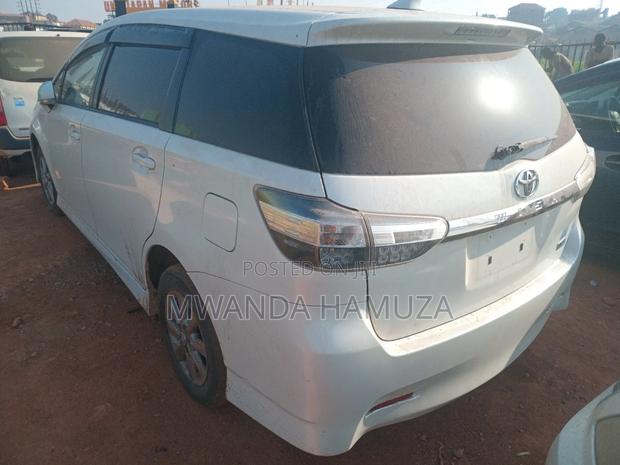 Toyota Wish 2013 White