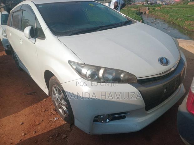 Toyota Wish 2013 White
