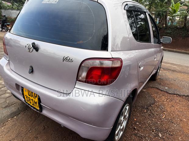 Toyota Vitz 2002 Pink