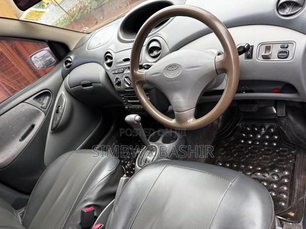 Toyota Vitz 2002 Pink