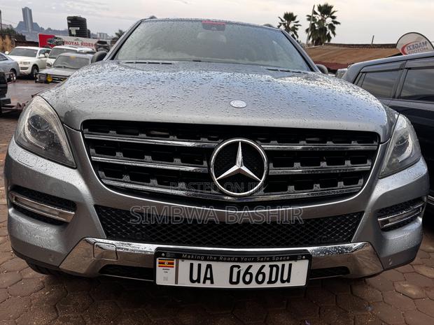 Mercedes-Benz M Class ML350 4dr SUV (3.5L 6cyl 7A) 2014 Gray