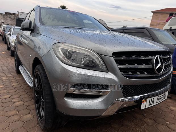 Mercedes-Benz M Class ML350 4dr SUV (3.5L 6cyl 7A) 2014 Gray