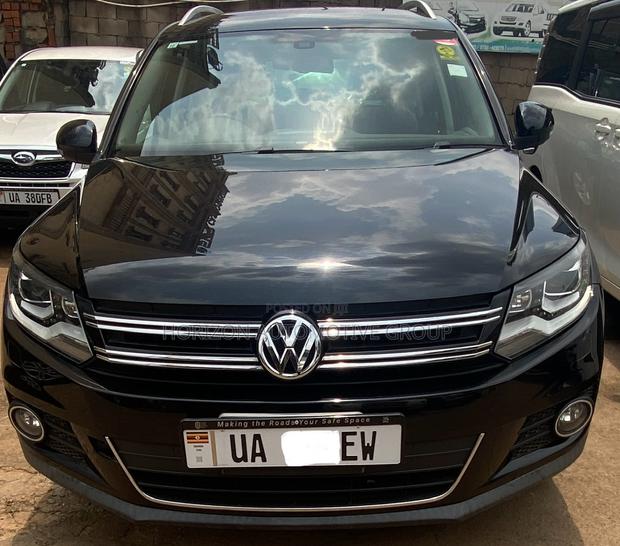 Volkswagen Tiguan S 4dr SUV (2.0L 4cyl Turbo 6A) 2015 Black
