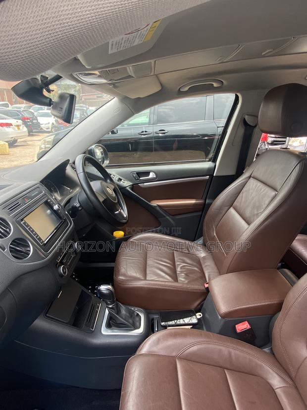 Volkswagen Tiguan S 4dr SUV (2.0L 4cyl Turbo 6A) 2015 Black