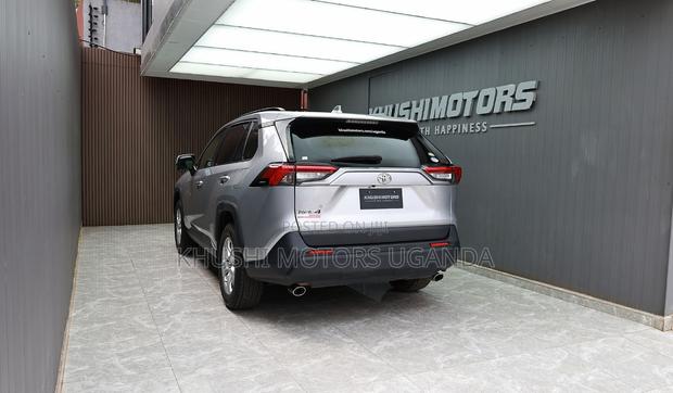 Toyota RAV4 2020 Silver