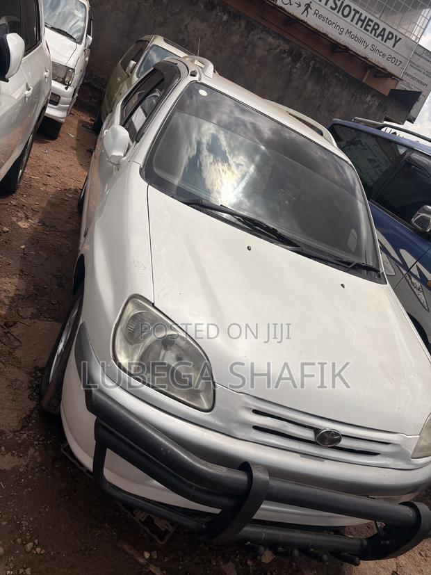 Toyota Raum 1.5 AWD 1999 White