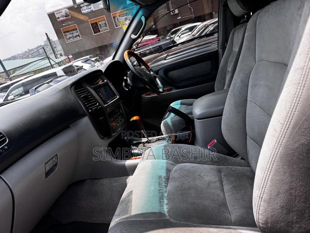 Toyota Land Cruiser 2004 Black