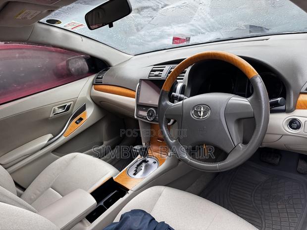 Toyota Premio 2010 White