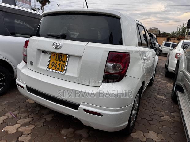 Toyota IST 2009 White