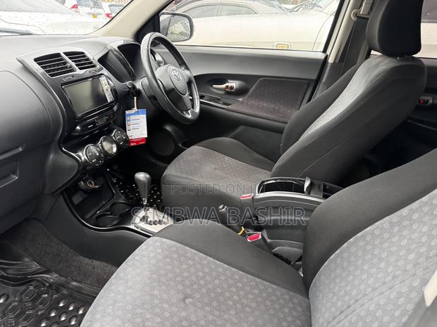 Toyota IST 2009 White