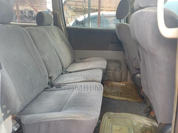 Toyota Noah 2005 Silver