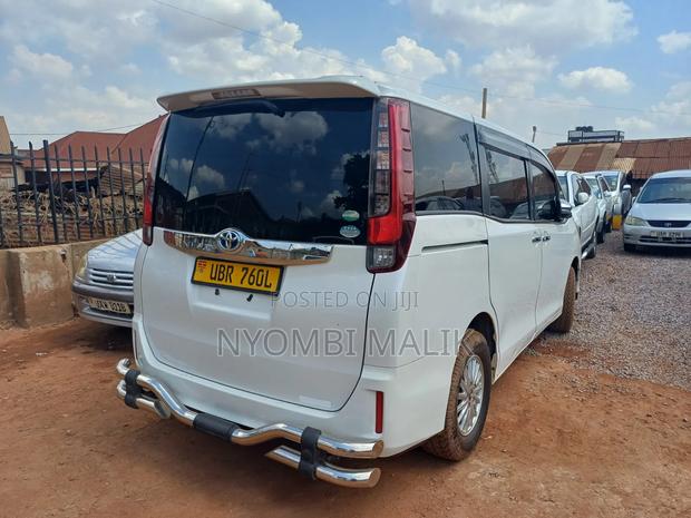 Toyota Noah 2016 White