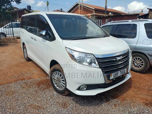 Toyota Noah 2016 White