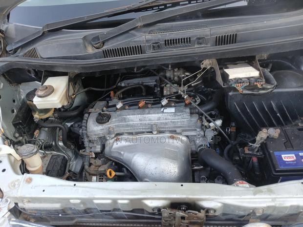 Toyota Noah 2006 Silver