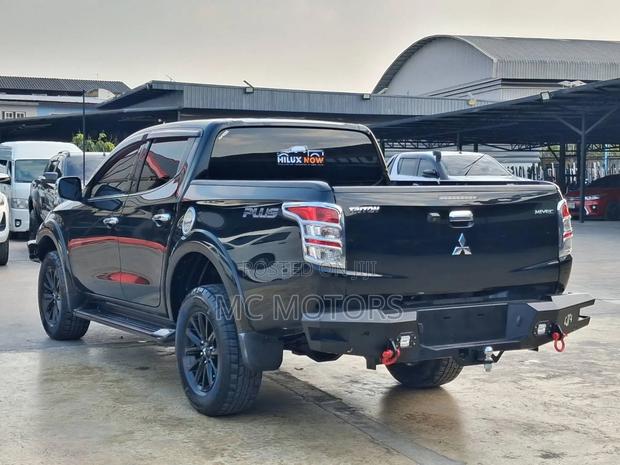 Mitsubishi Triton 2018 Black