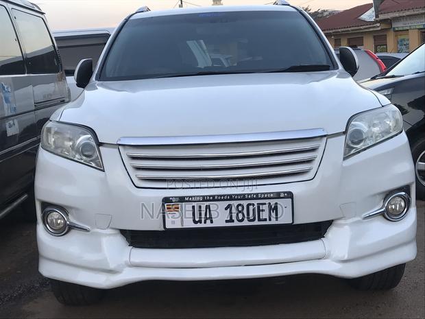 Toyota Vanguard 2008 White