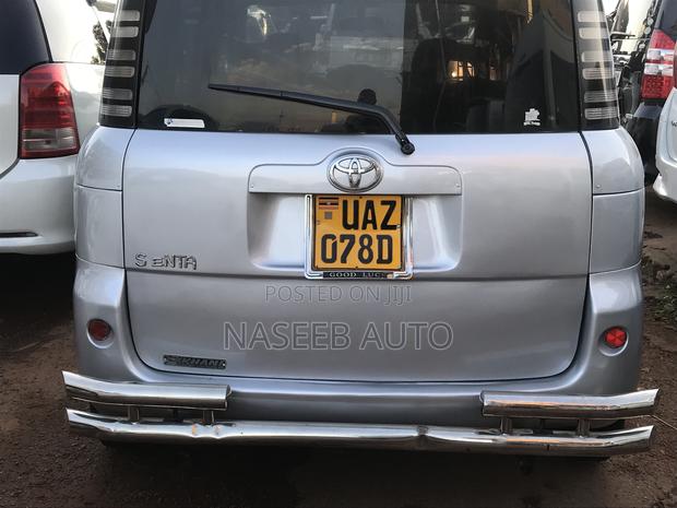 Toyota Sienta 2008 Silver