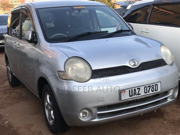 Toyota Sienta 2008 Silver