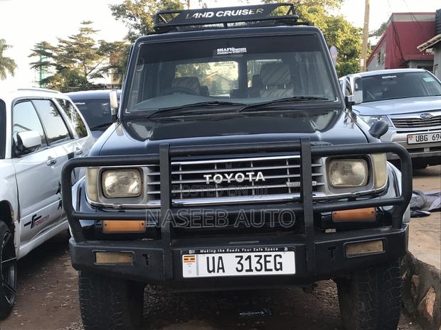 Toyota Land Cruiser 2000 Green
