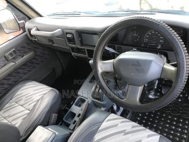 Toyota Land Cruiser 2000 Green