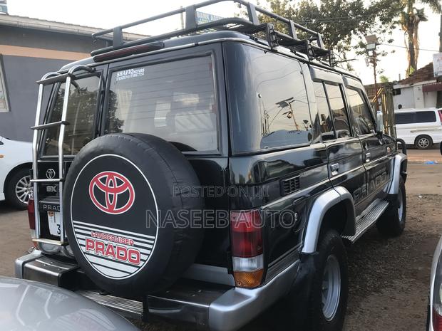 Toyota Land Cruiser 2000 Green