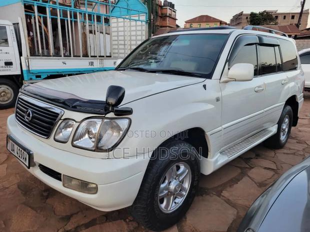 Toyota Land Cruiser Prado 2005 White