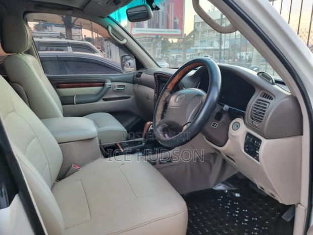 Toyota Land Cruiser Prado 2005 White