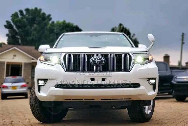 Toyota Land Cruiser Prado 2018 White