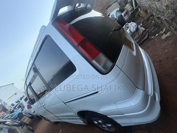 Toyota LiteAce Noah 1999 White
