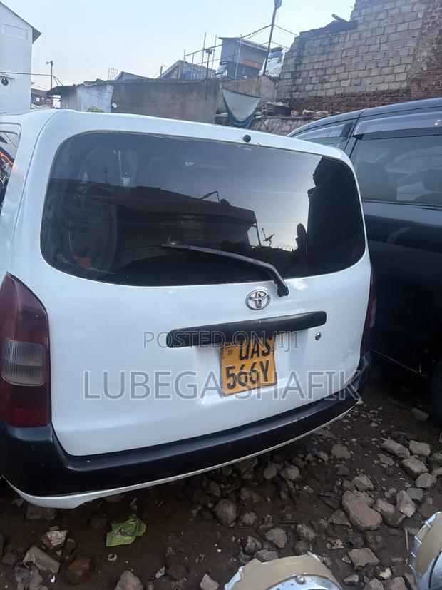 Toyota Probox 2005 White