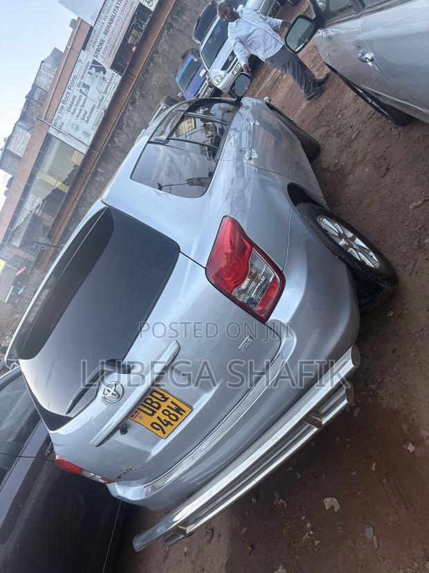 Toyota Corolla Fielder 2010 Silver