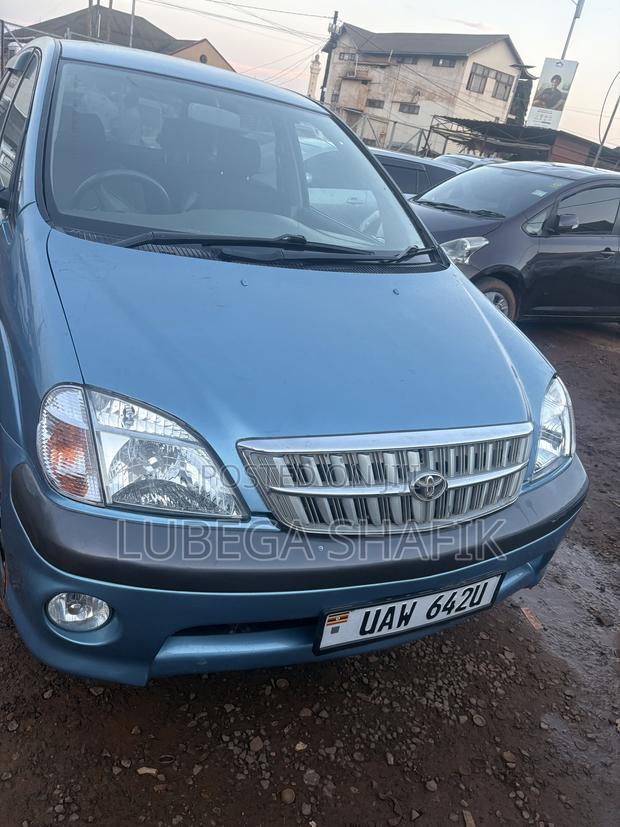 Toyota Nadia 2001 Blue