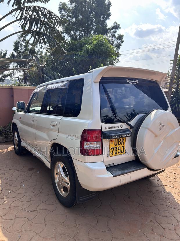 Mitsubishi Pajero IO 2004 White