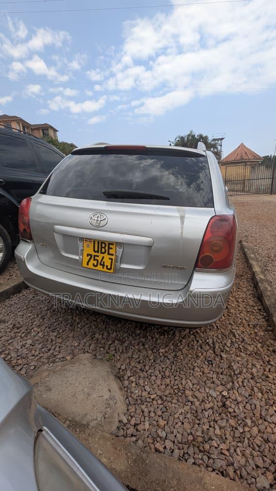 Toyota Avensis 2.4 VVT-i Executive 2006 Silver